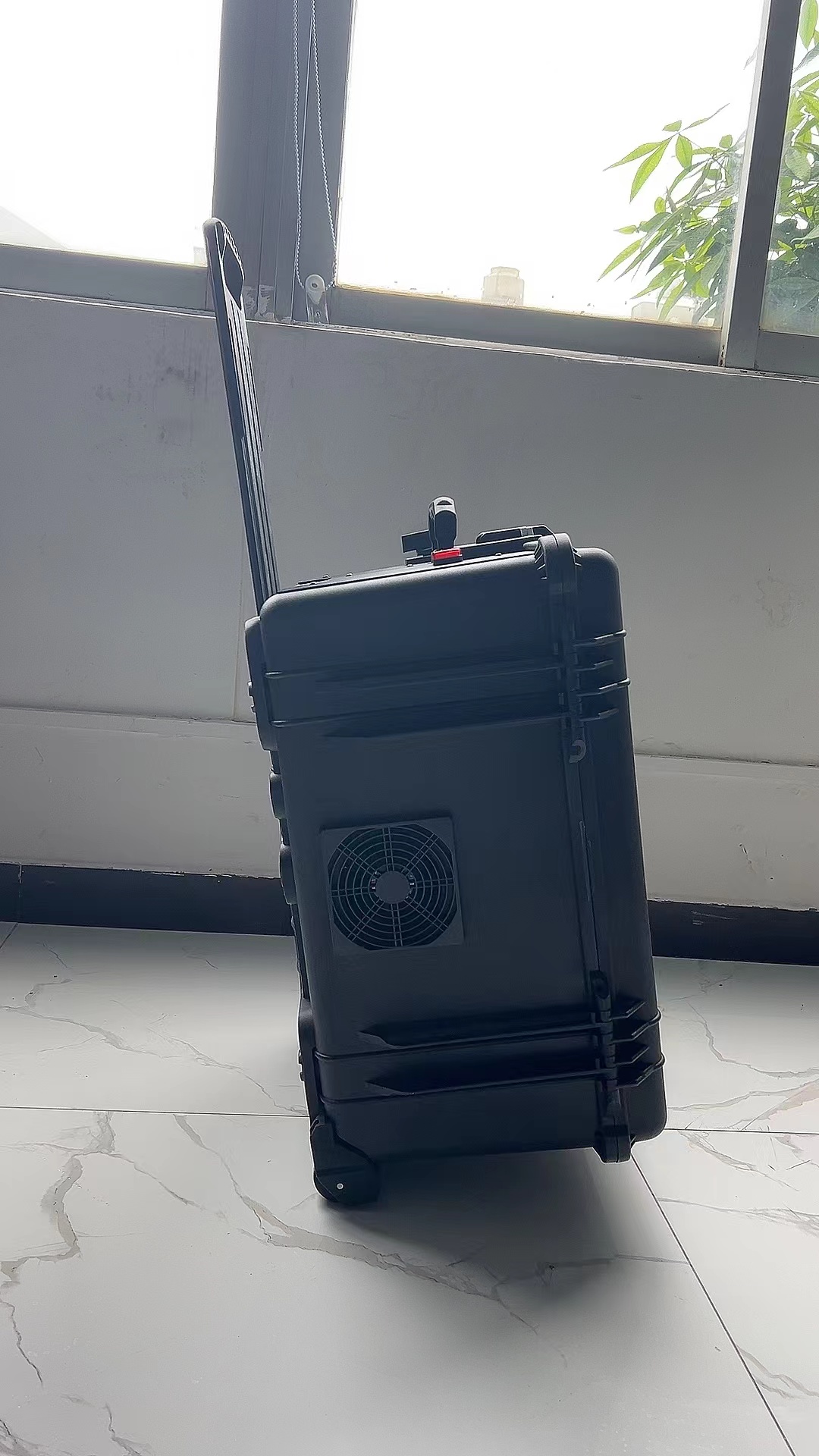 江都手拉箱型移动通信干扰器